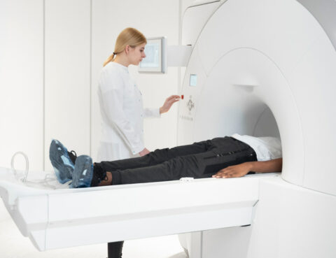 Cardiac magnetic resonance imaging